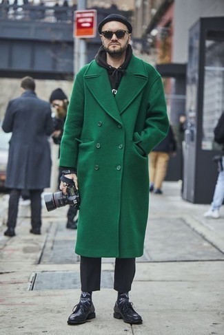 Comment porter un manteau vert menthe pour un style chic decontractés quand il fait froid à 30 ans