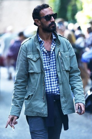 Comment porter une veste vert menthe pour un style decontractés