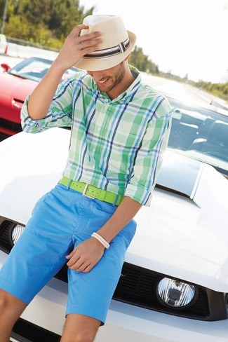 Comment porter une ceinture en cuir vert menthe