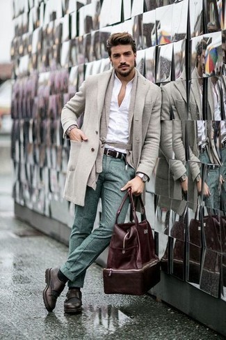 Comment porter un pantalon vert menthe pour un style chic decontractés quand il fait froid