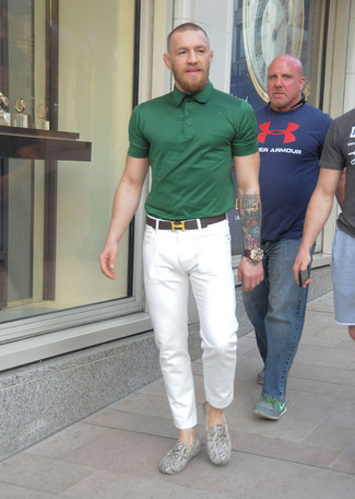 Comment porter un polo vert menthe pour un style decontractés