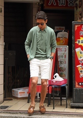 Comment porter un polo vert menthe