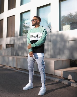 Comment porter un sweat-shirt imprimé vert menthe