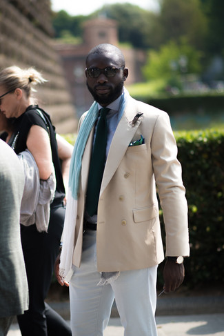 Comment porter une écharpe vert menthe pour un style chic decontractés au printemps
