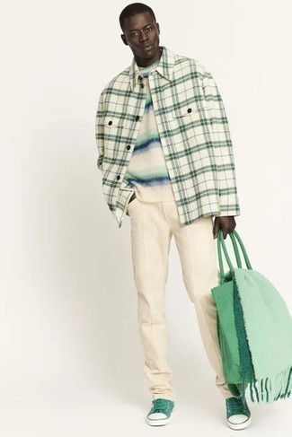 Comment porter une écharpe vert menthe pour un style decontractés au printemps