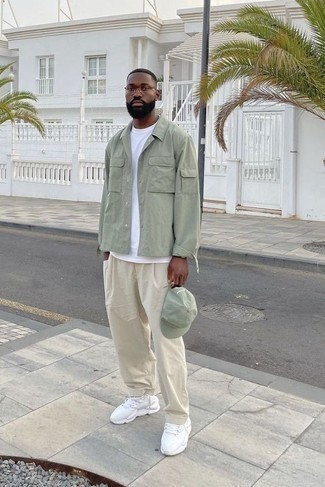 Comment porter une veste-chemise vert menthe quand il fait chaud