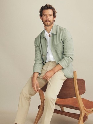 Comment porter une veste-chemise vert menthe quand il fait chaud
