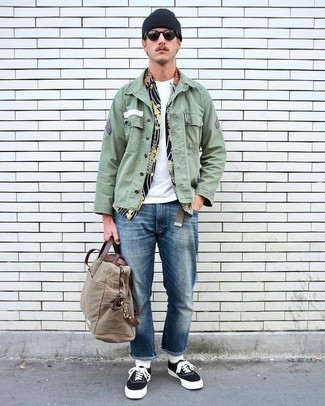 Comment porter une veste-chemise vert menthe quand il fait chaud