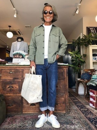 Comment porter une veste-chemise vert menthe quand il fait chaud