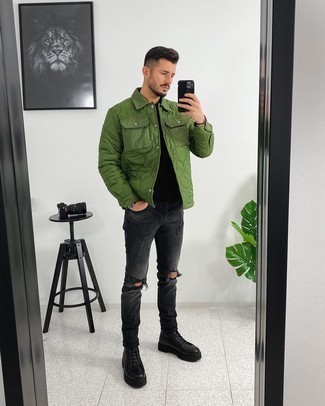 Comment porter une veste-chemise vert menthe pour un style relax quand il fait chaud