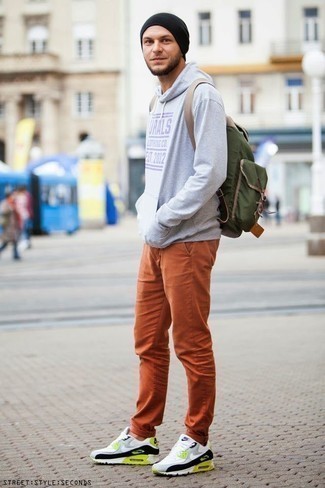 Comment porter des chaussures vert menthe pour un style relax en automne