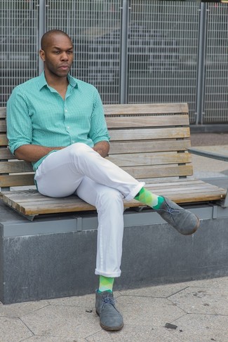 Comment porter des chaussettes vert menthe pour un style decontractés quand il fait chaud