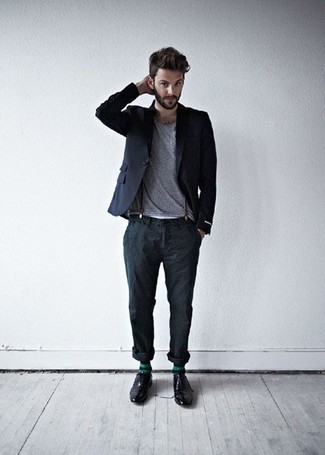 Comment porter des chaussettes vert menthe pour un style chic decontractés quand il fait chaud