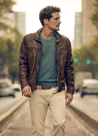 Comment porter un pull vert menthe pour un style decontractés en automne