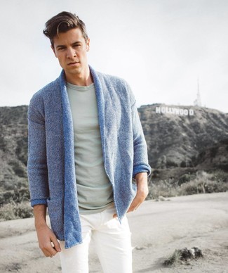 Comment porter un t-shirt vert menthe pour un style relax au printemps