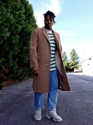 Comment porter un t-shirt vert menthe pour un style decontractés quand il fait froid