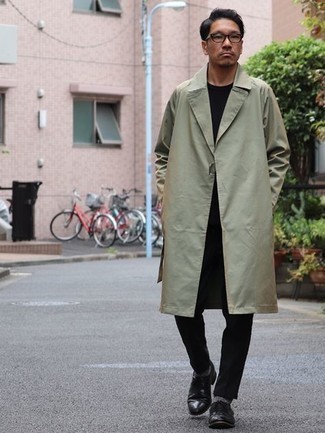Comment porter un trench vert menthe