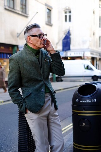 Comment porter un pull à col roulé vert menthe quand il fait chaud