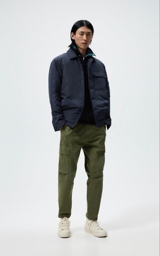 Comment porter un pull à col cheminée