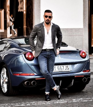 Comment porter des monks pour un style chic decontractés au printemps