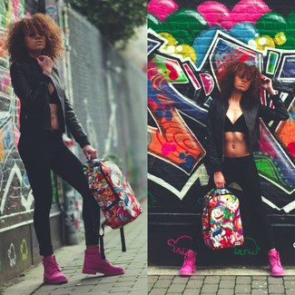 Comment porter un sac à dos multicolore