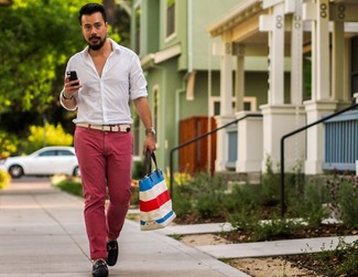 Comment porter un sac multicolore pour un style decontractés quand il fait chaud