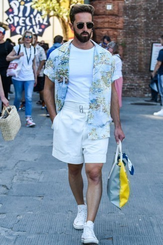 Comment porter un sac multicolore pour un style decontractés
