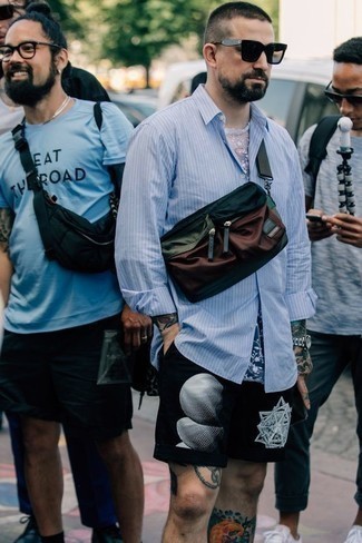 Comment porter un sac multicolore pour un style decontractés quand il fait chaud