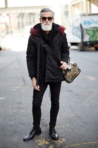 Comment porter un sac multicolore pour un style decontractés