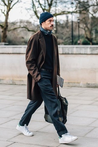 Comment porter un sac multicolore pour un style chic decontractés quand il fait frais