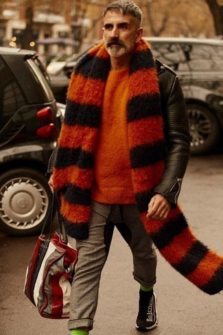 Comment porter un sac multicolore pour un style decontractés quand il fait chaud
