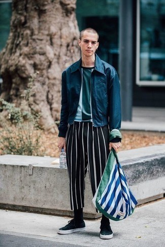 Comment porter un sac multicolore pour un style decontractés quand il fait chaud