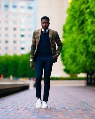 Comment porter un blazer multicolore quand il fait chaud
