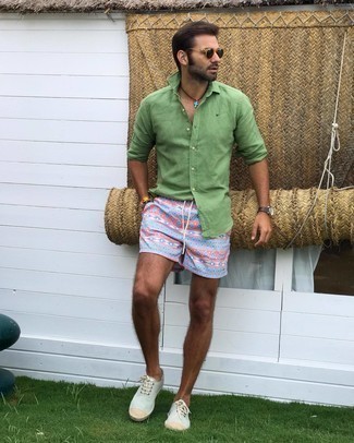 Comment porter un bracelet multicolore pour un style decontractés quand il fait chaud