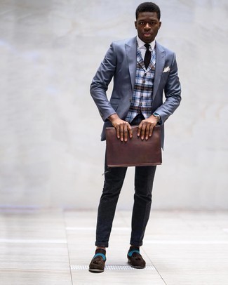 Comment porter des chaussettes à rayures horizontales multicolores