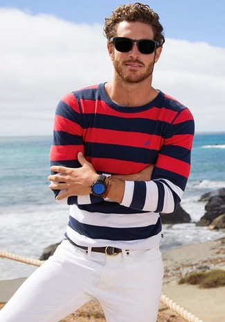 Comment porter un pull à rayures horizontales multicolore