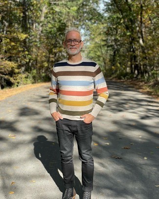 Comment porter un pull à rayures horizontales multicolore