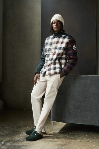 Comment porter une veste multicolore à 20 ans
