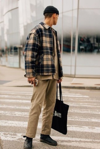 Comment porter une veste multicolore pour un style decontractés quand il fait chaud