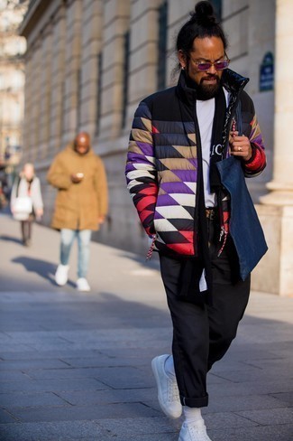 Comment porter une veste multicolore quand il fait froid