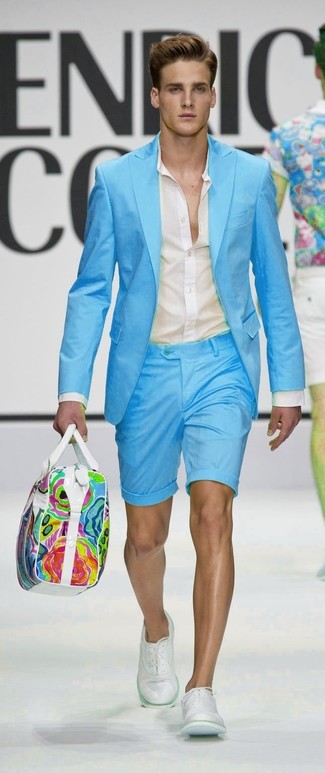 Comment porter un sac en cuir multicolore en été