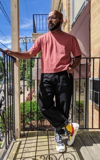 Comment porter des baskets montantes en cuir multicolores
