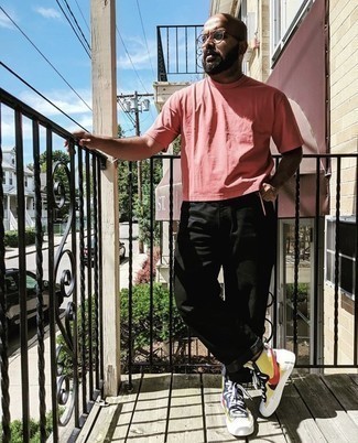 Comment porter des baskets montantes en cuir multicolores