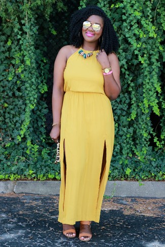 Comment porter un collier multicolore quand il fait chaud