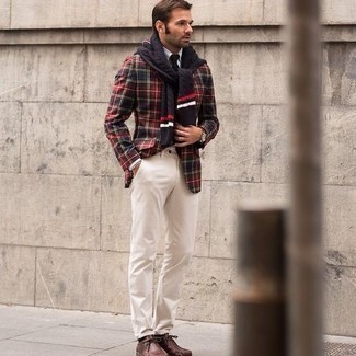 Comment porter un blazer écossais multicolore