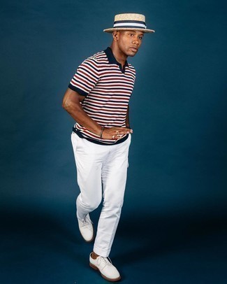 Comment porter un polo multicolore