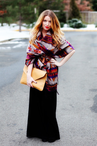 Comment porter un poncho multicolore
