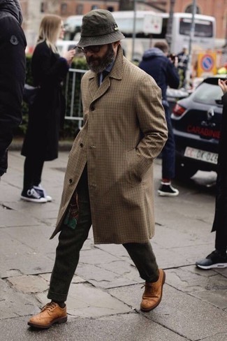 Comment porter une écharpe multicolore pour un style elégantes quand il fait chaud