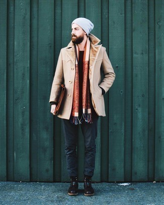 Comment porter une écharpe multicolore pour un style chic decontractés quand il fait froid