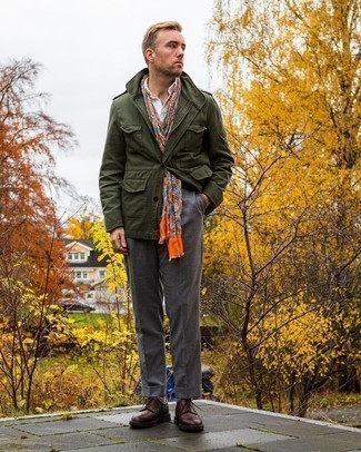 Comment porter une écharpe multicolore pour un style elégantes quand il fait chaud